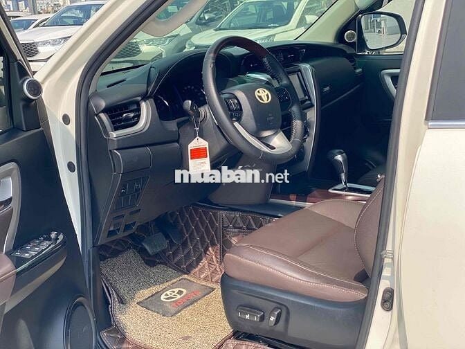 Toyota Fortuner 2.7V AT 2017 68.000km Trắng