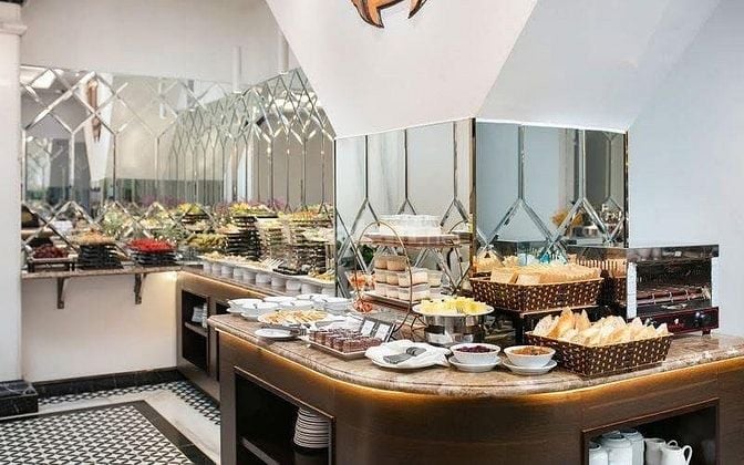 Chính chủ cần bán toà KS mặt phố Minh Khai, Q HBT, ĐT 300 m, 11 tầng 