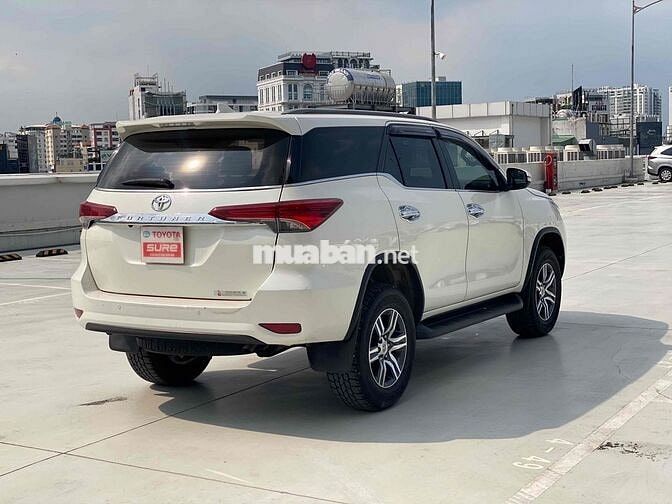 Toyota Fortuner 2.7V AT 2017 68.000km Trắng
