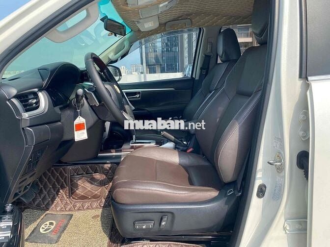 Toyota Fortuner 2.7V AT 2017 68.000km Trắng