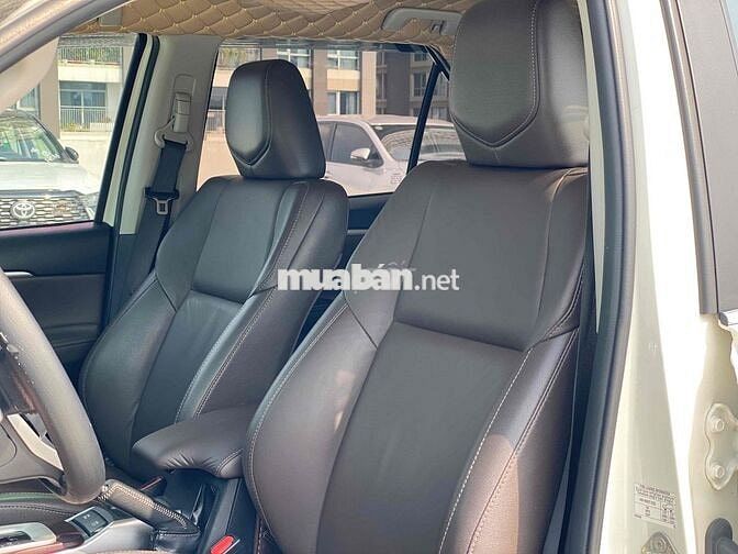 Toyota Fortuner 2.7V AT 2017 68.000km Trắng