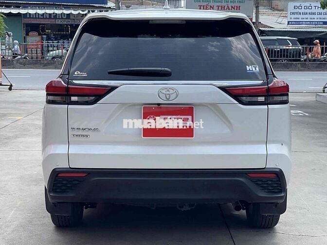 Toyota Innova Cross V 2025