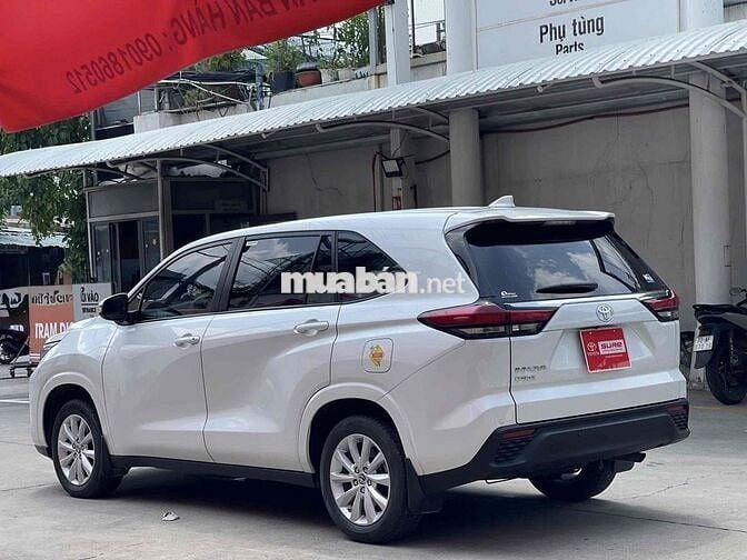 Toyota Innova Cross V 2025