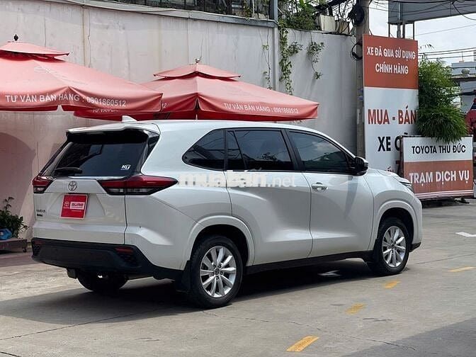Toyota Innova Cross 2.0V 2025 Trắng 15.900 km