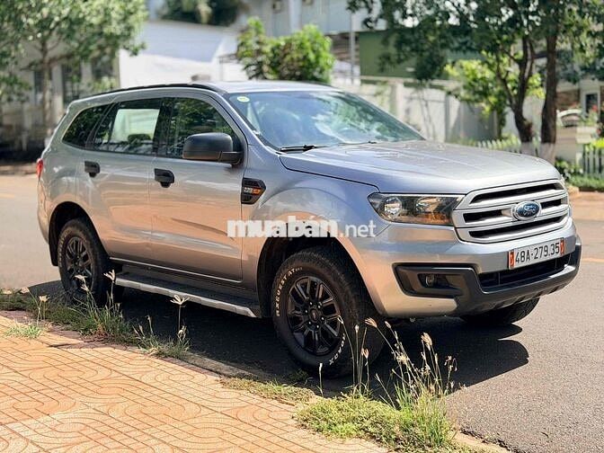 Ford Everest 2017 Số sàn Bạc 7 chỗ Dầu