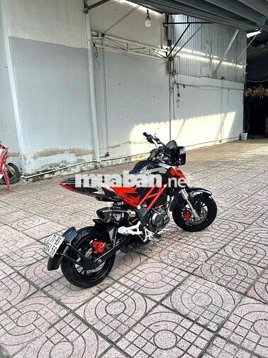 Benelli TNT 125cc Đen, Đỏ