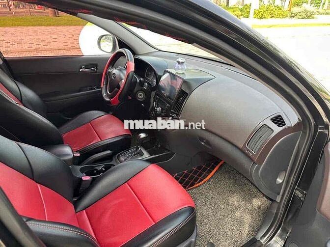 Hyundai i30 CW 2010 Đen