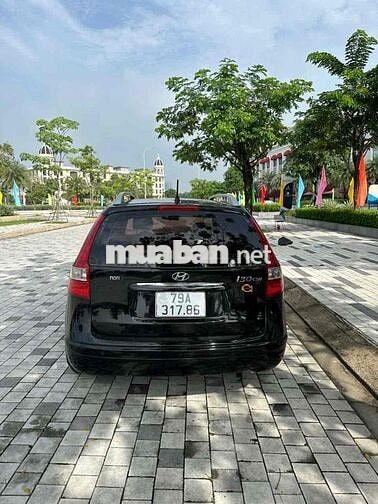 Hyundai i30 CW 2010 Đen