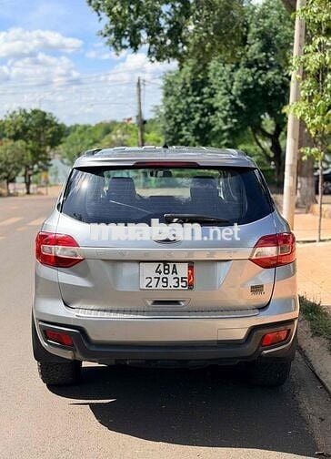 Ford Everest 2017 Số sàn Bạc 7 chỗ Dầu