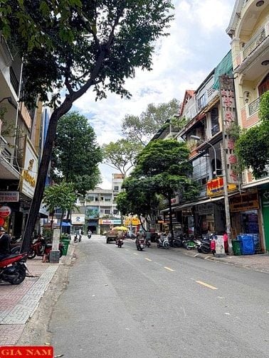 BÁN NHÀ MẶT TIỀN KINH DOANH :  50 NHIÊU TÂM - P. 5 - Q. 5- TPHCM