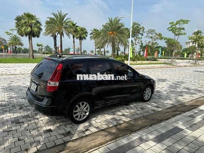 Hyundai i30 CW 2010 Đen