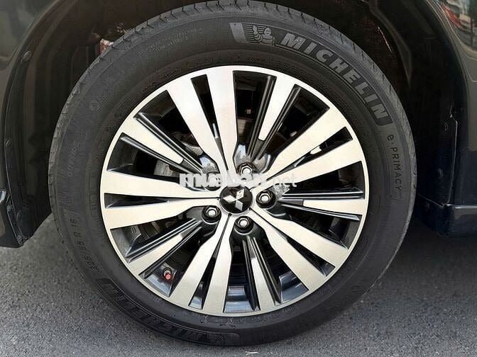 Mitsubishi Outlander CVT 2023 50.272 km