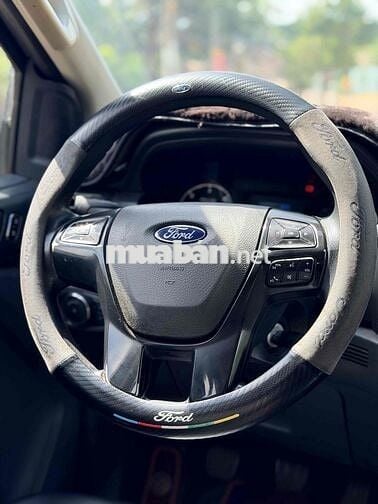 Ford Everest 2017 Số sàn Bạc 7 chỗ Dầu