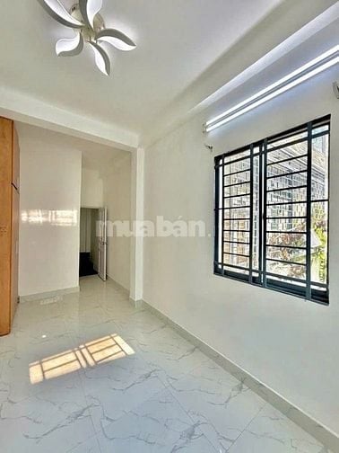 Ô TÔ ĐỖ CỬA - Ô TÔ ĐI THÔNG 2 ĐẦU  NHÀ CÓ SÂN RỘNG - ĐẬU ĐƯỢC 5 CHIẾC 
