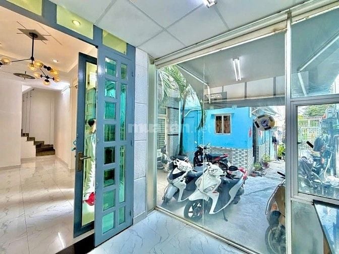 Ô TÔ ĐỖ CỬA - Ô TÔ ĐI THÔNG 2 ĐẦU  NHÀ CÓ SÂN RỘNG - ĐẬU ĐƯỢC 5 CHIẾC 