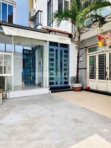 Ô TÔ ĐỖ CỬA - Ô TÔ ĐI THÔNG 2 ĐẦU  NHÀ CÓ SÂN RỘNG - ĐẬU ĐƯỢC 5 CHIẾC 