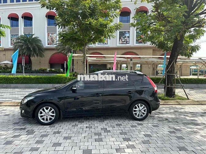 Hyundai i30 CW 2010 Đen