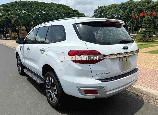Ford Everest Titanium 4x2 2018 10v một chủ gốc 47