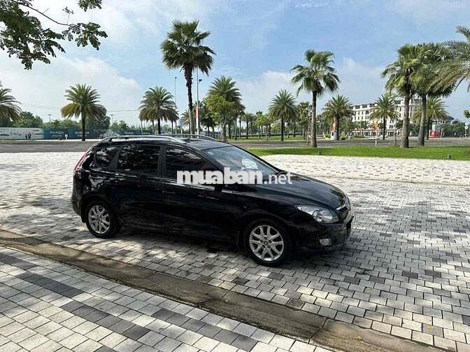 Hyundai i30 CW 2010 Đen
