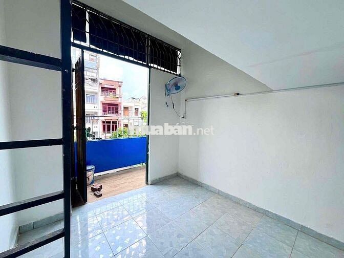 khai trương phòng gác ban công và cửa sổ new , Chợ Lớn Q6 gần Bình Phu