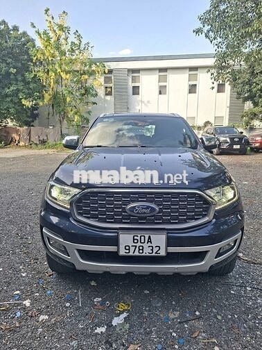 Ford Everest Xanh