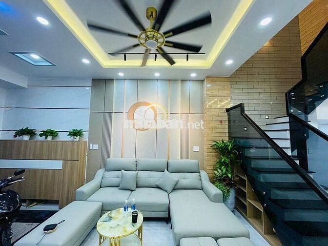 Cho thuê nhà mới full nt 17 triệu ,4m x 14m, 4 lầu, hẻm 5m Lê Đình Cẩn