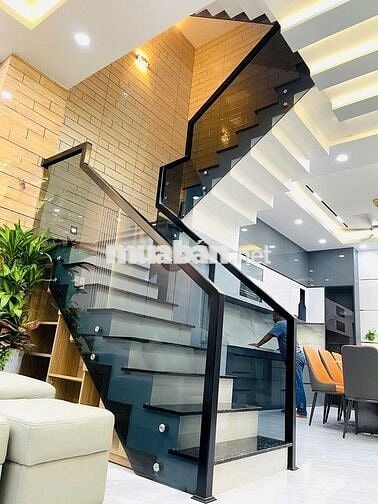 Cho thuê nhà mới full nt 17 triệu ,4m x 14m, 4 lầu, hẻm 5m Lê Đình Cẩn