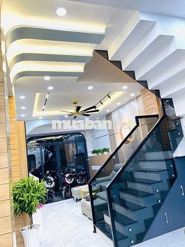 Cho thuê nhà mới full nt 17 triệu ,4m x 14m, 4 lầu, hẻm 5m Lê Đình Cẩn