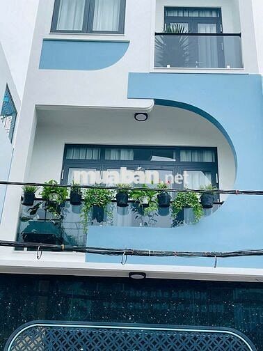 Cho thuê nhà mới full nt 17 triệu ,4m x 14m, 4 lầu, hẻm 5m Lê Đình Cẩn