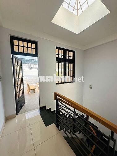 Mặt tiền 16m khu bàn cờ NGUYỄN HẬU, 4 tầng, 4mx16m, chỉ 20tr/tháng