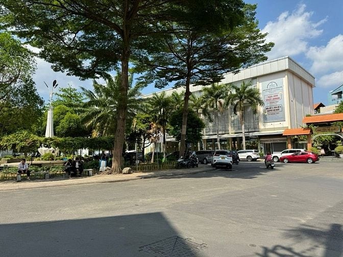 Nhà 2 lầu (3,6x19,5) đối diện C.Viên Nguyễn Đình Khơi-khu Đệ Nhất KSạn