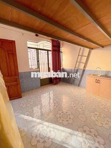 Ảnh Thật,CHO THÊ PHÒNG TO , BAN CÔNG,GÁC LỮNG, TOLET RIÊNG, BẾP RIÊNG