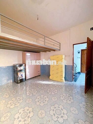 Ảnh Thật,CHO THÊ PHÒNG TO , BAN CÔNG,GÁC LỮNG, TOLET RIÊNG, BẾP RIÊNG