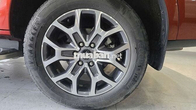 Ford Everest 2022 Titanium 4WD 2.0L Turbo,màu cam
