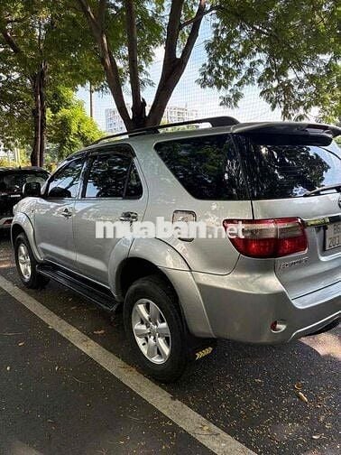 Toyota Fortuner 2011 Số sàn Bạc