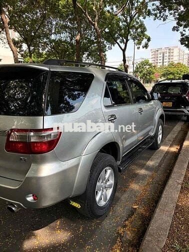 Toyota Fortuner 2011 Số sàn Bạc