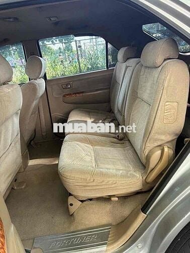 Toyota Fortuner 2011 Số sàn Bạc