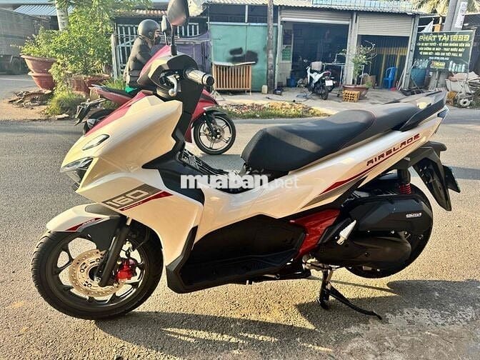 Honda Air Blade 160 2025 Trắng đỏ 583km