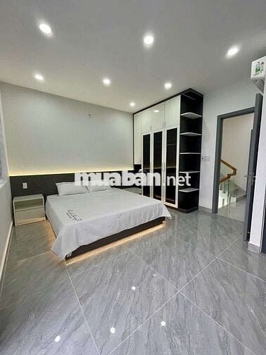 Siêu Phẩm 4,7m x 22m. 5 Tầng Thang Máy Đường Nguyễn Văn Quá. Ngay Chợ 