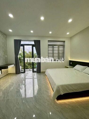 Siêu Phẩm 4,7m x 22m. 5 Tầng Thang Máy Đường Nguyễn Văn Quá. Ngay Chợ 