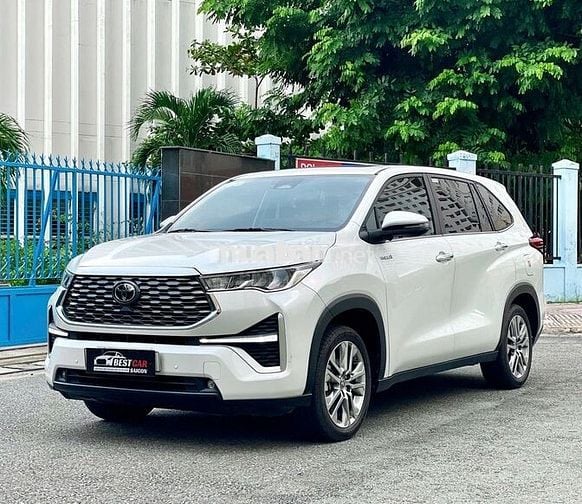 Toyota Innova Cross HEV 2025 Xăng Điện 20000 km