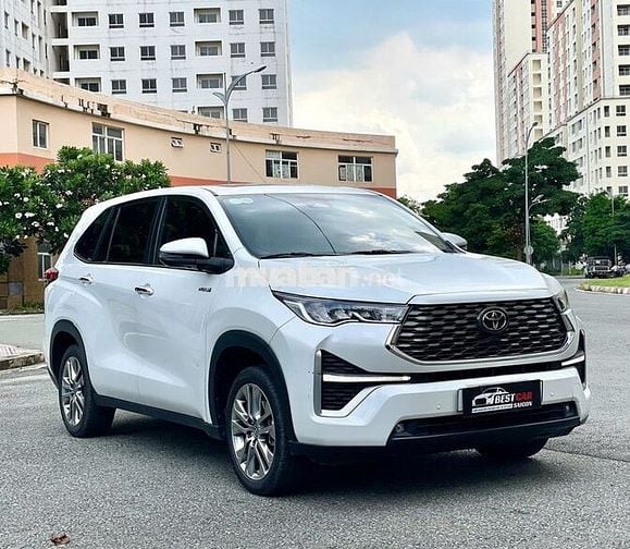 Toyota Innova Cross HEV 2025 Xăng Điện 20000 km