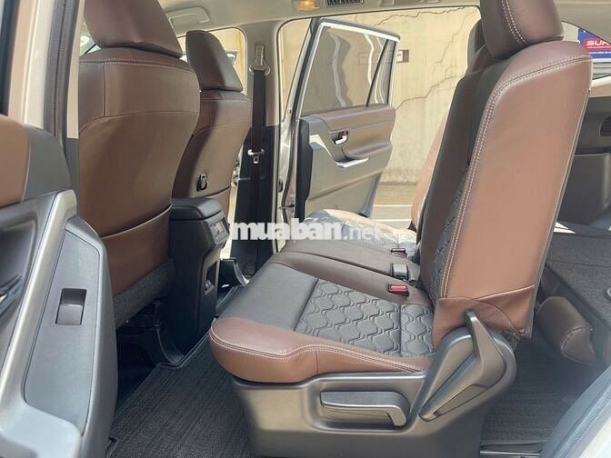 TOYOTA INNOVA CROSS 2025 - 845TR (THƯƠNG LƯỢNG)