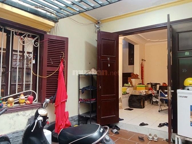 Cho thuê nhà ngõ 89 ngách 38, số nhà 58 Lạc Long Quân, Phường Nghĩa Đô