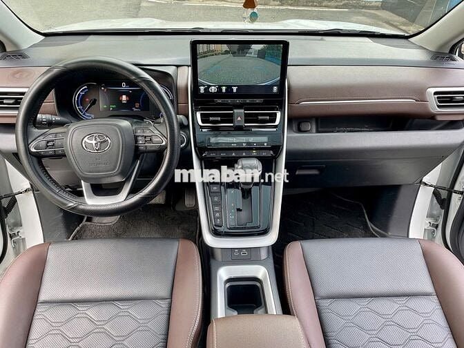 Toyota Innova Cross HEV 2025 Xăng Điện 20000 km