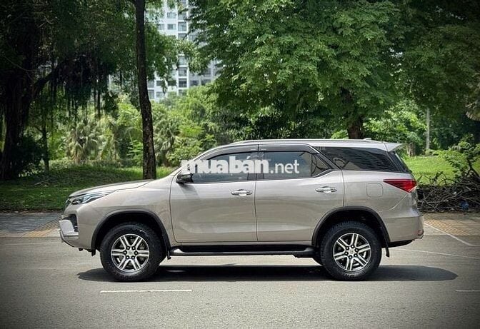 Toyota Fortuner 2020 Đồng ánh kim 66k km