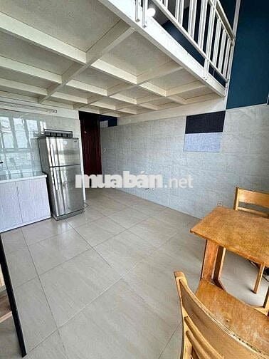 DUPLEX CỬA SỔ TO FULL NỘI THẤT THUẬN TIỆN ĐI CÁC QUẬN TRUNG TÂM