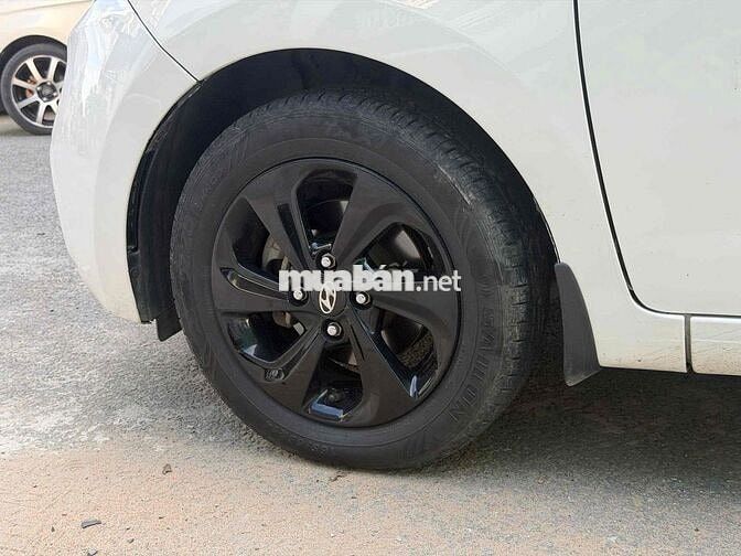 Hyundai I10 Sedan 2018 Trắng Sàn 5 chỗ