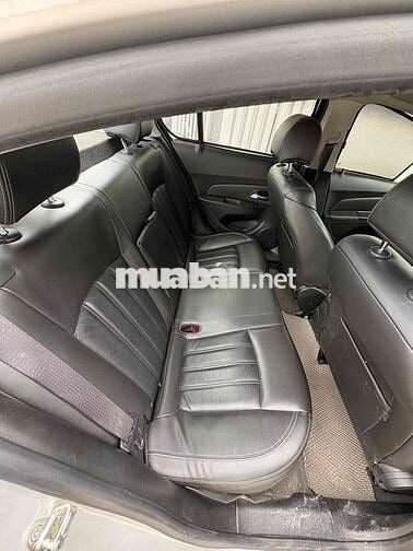 Chevrolet Cruze LT 2017 Số sàn 74000 km Bạc