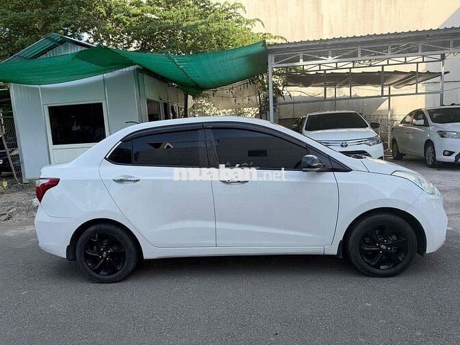 Hyundai I10 Sedan 2018 Trắng Sàn 5 chỗ